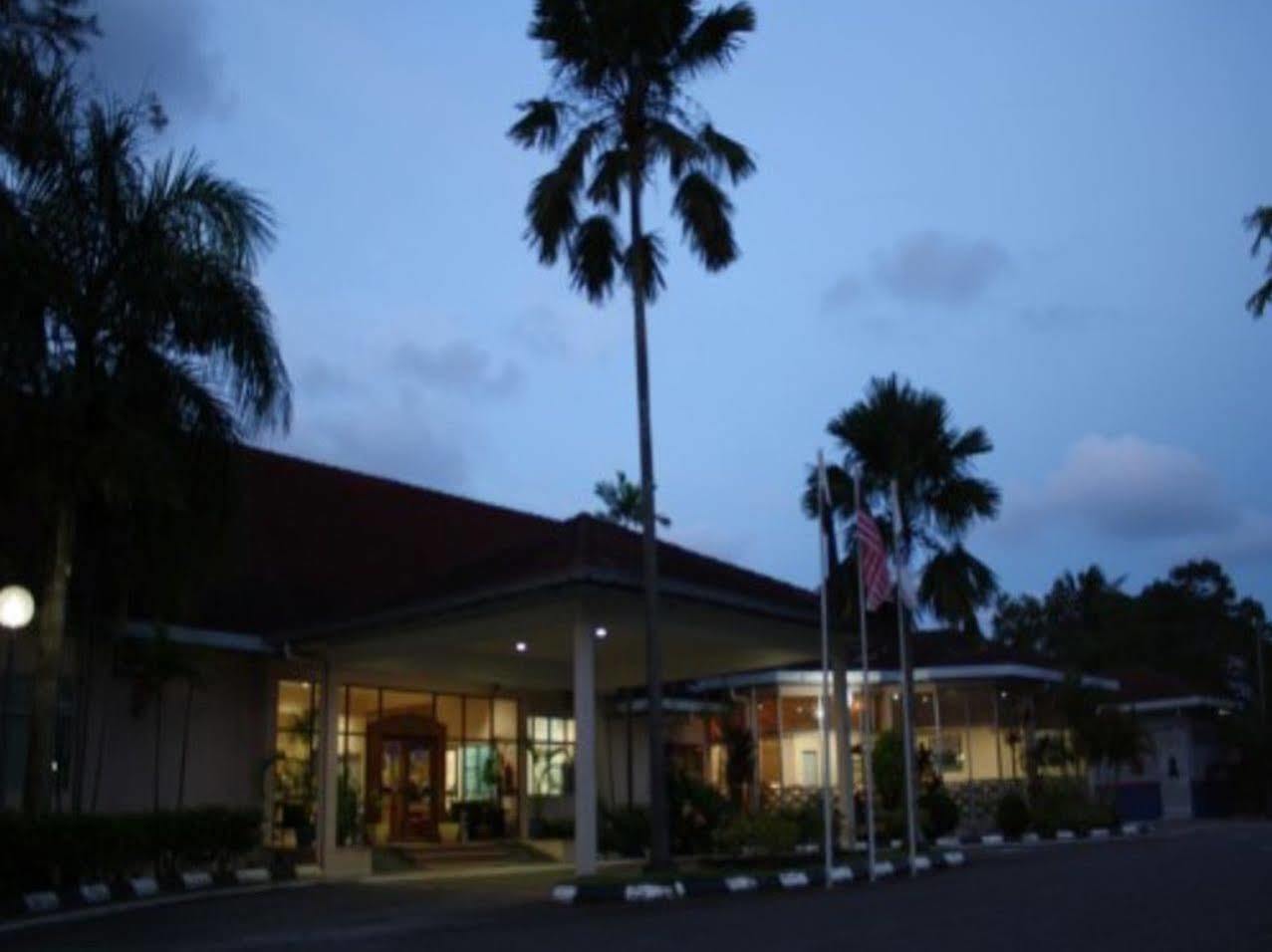 Hotel Seri Malaysia Rompin Куала Ромпін Екстер'єр фото