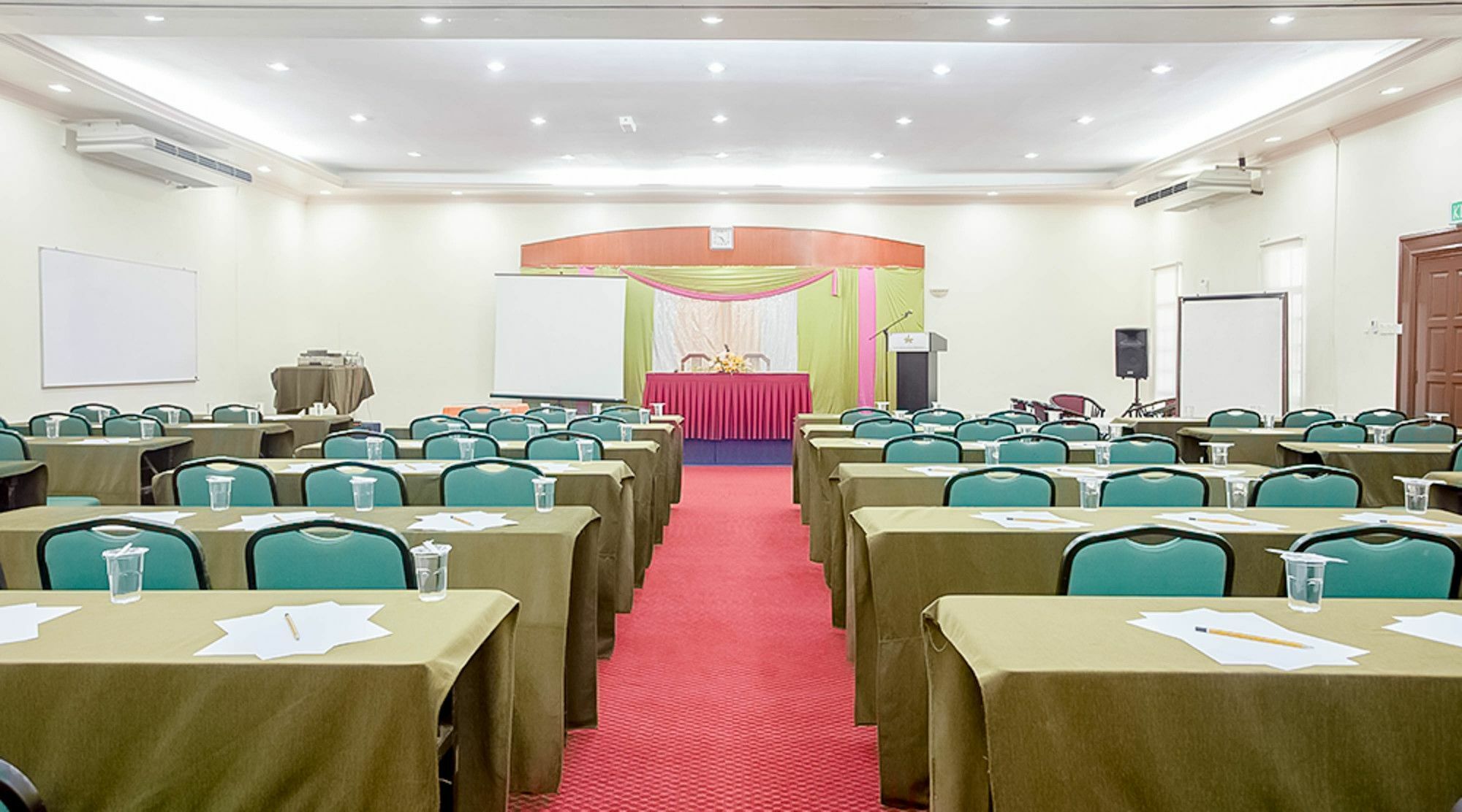 Hotel Seri Malaysia Rompin Куала Ромпін Екстер'єр фото