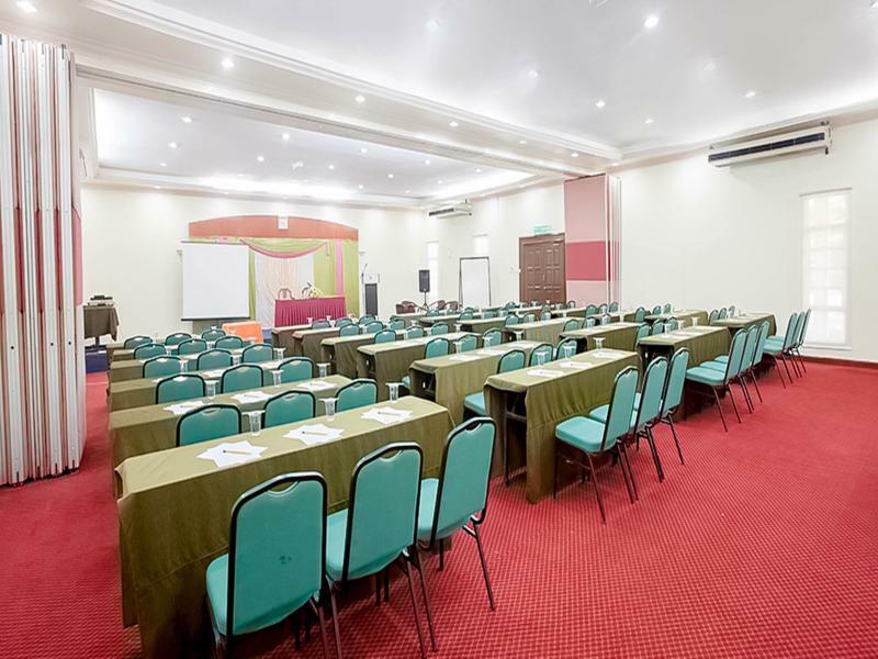 Hotel Seri Malaysia Rompin Куала Ромпін Екстер'єр фото