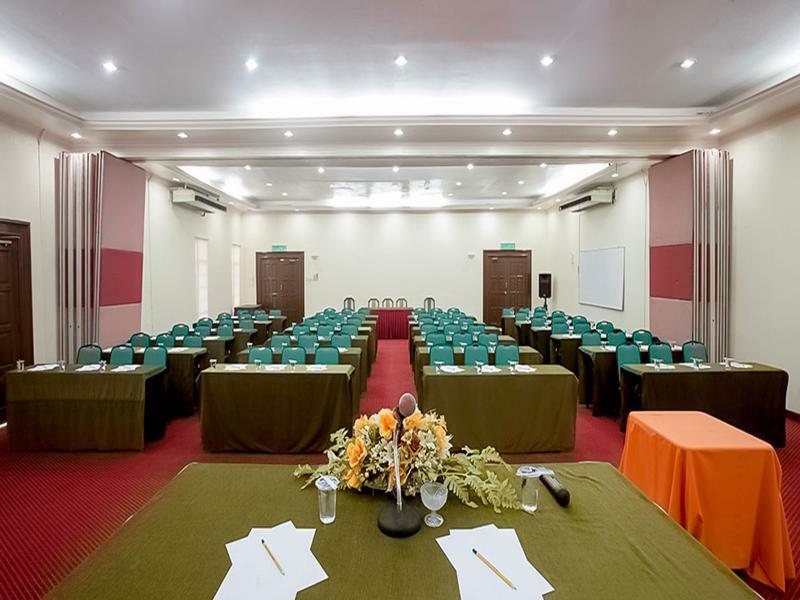 Hotel Seri Malaysia Rompin Куала Ромпін Екстер'єр фото